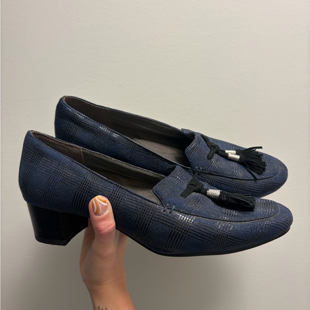 AEROSOLE Black & Navy Plaid Tassel Pump